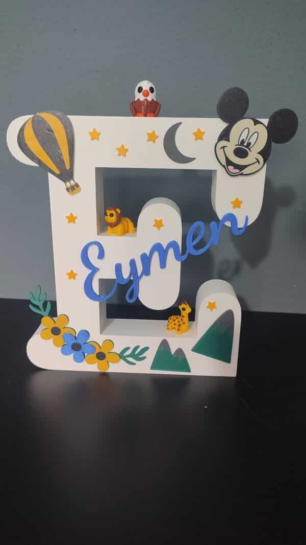 Baş Harf ve İsimli Çocuk Odası Dekor – 3 Hareketli Figürlü 22 cm Dev Boy