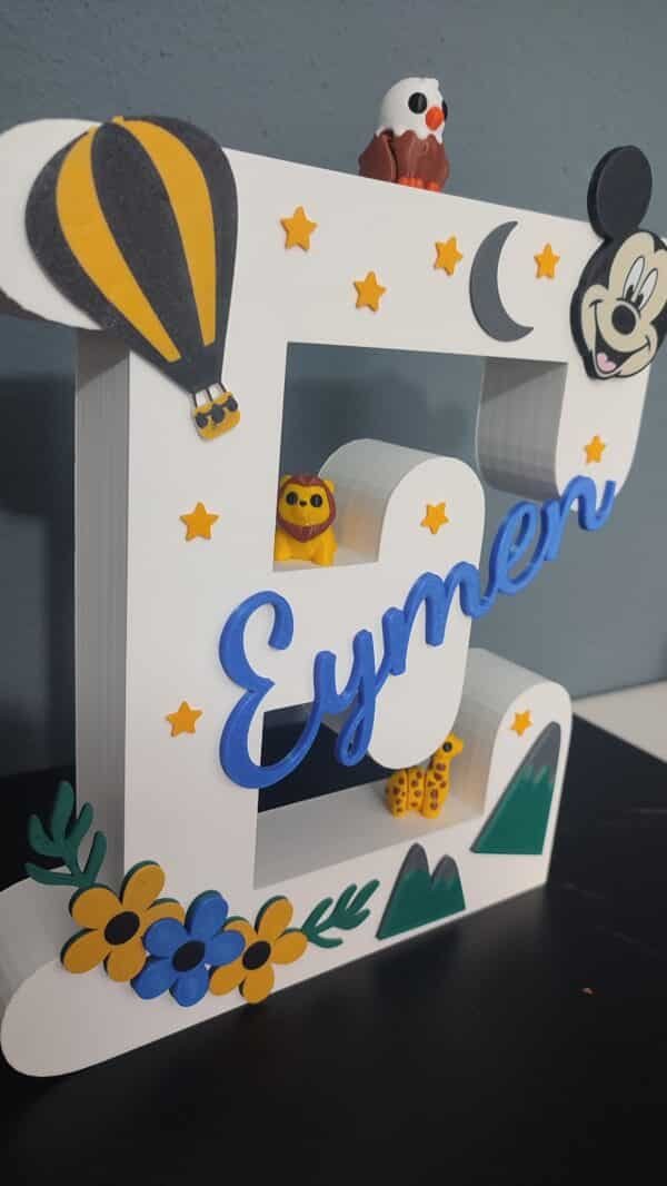 Baş Harf ve İsimli Çocuk Odası Dekor – 3 Hareketli Figürlü 22 cm Dev Boy