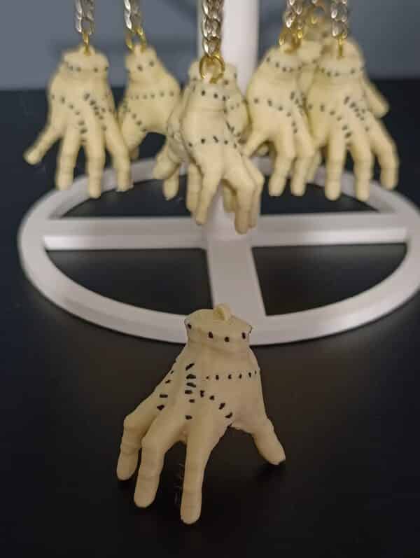 WEDNESDAY  ELİ ( ŞEY )